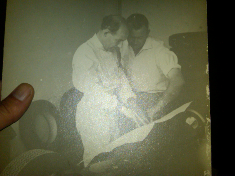 Illustration for article titled Awesome old F1 photos found